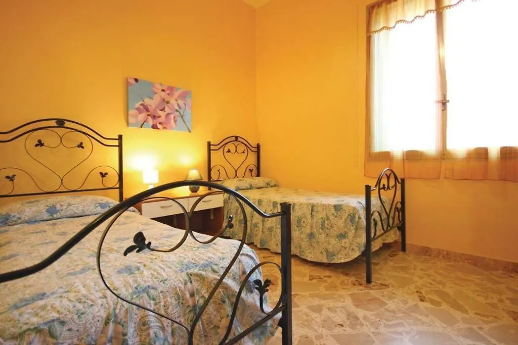 Villa Smeralda Porto Palo 0*,