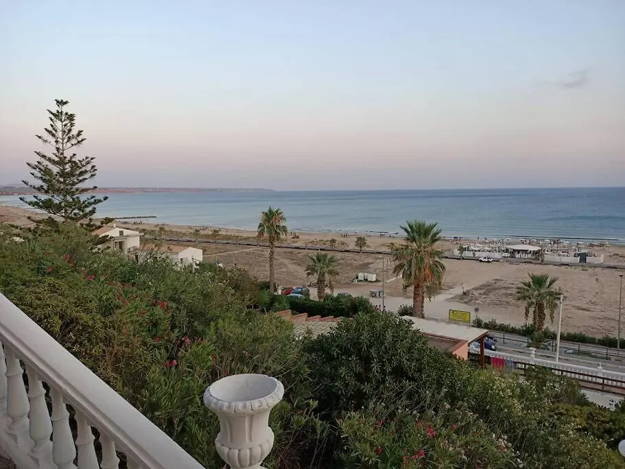 Villa Smeralda Porto Palo 0*,  Olaszország